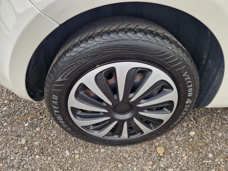 Seat Ibiza 1.6TDI 90PS. ITALIA, снимка 7 - Автомобили и джипове - 51568537