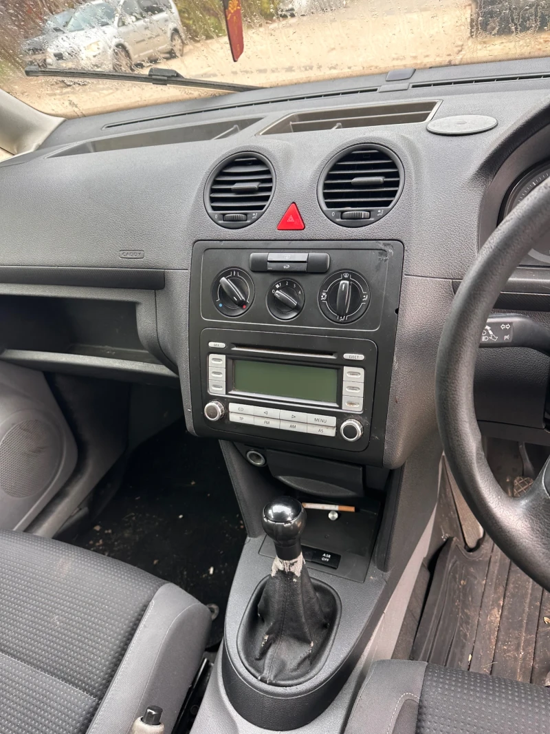 VW Caddy 2.0sdi, снимка 9 - Автомобили и джипове - 52432369