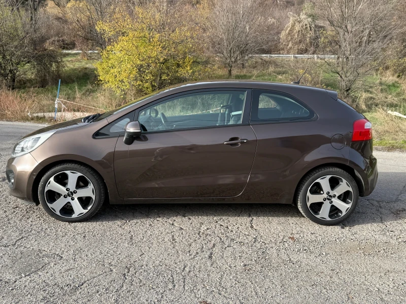 Kia Rio 1.4i-109k.c-KEYLESS-NAVI-PARKTRONIC, снимка 3 - Автомобили и джипове - 52530426