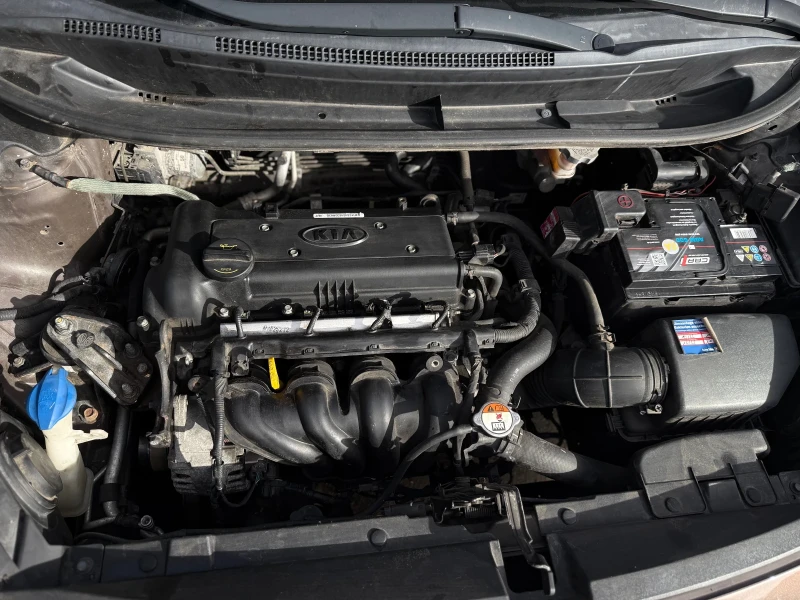 Kia Rio 1.4i-109k.c-KEYLESS-NAVI-PARKTRONIC, снимка 15 - Автомобили и джипове - 52530426