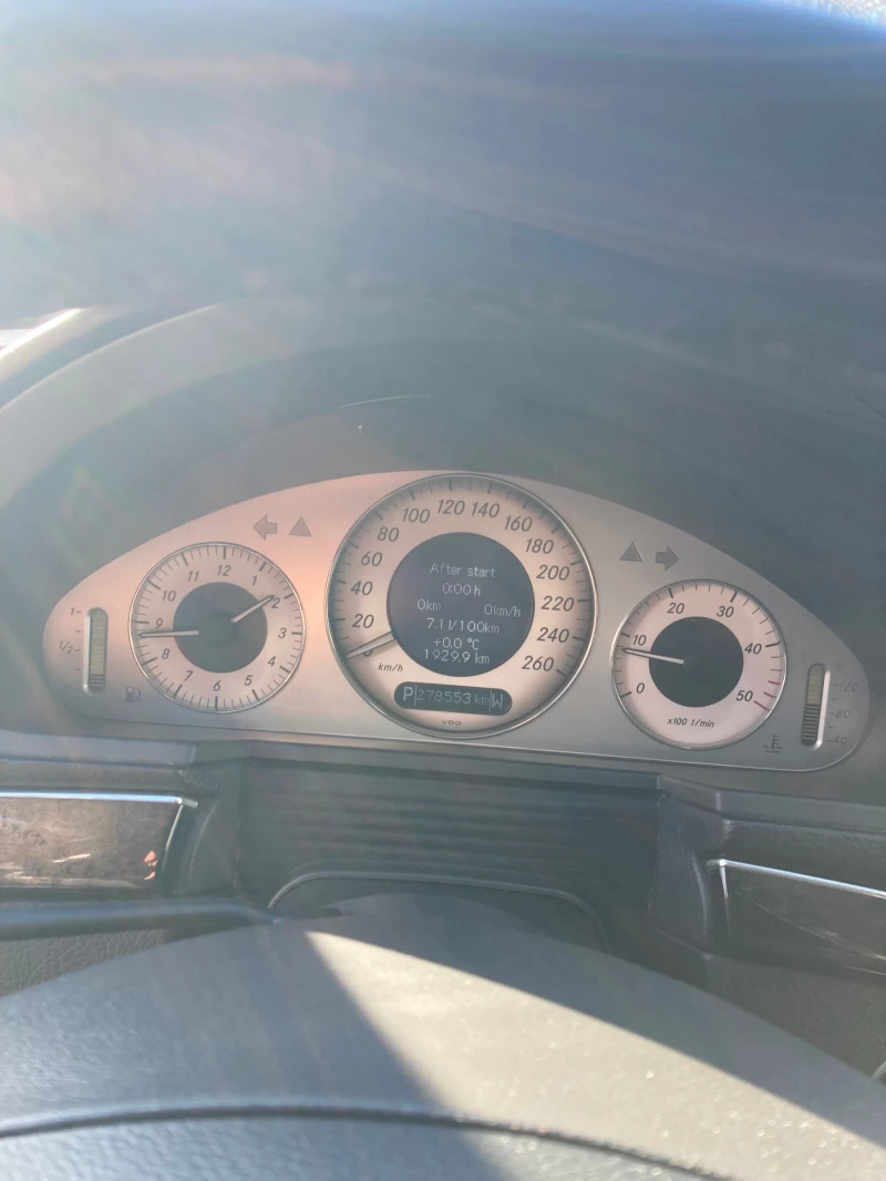 Mercedes-Benz E 270, снимка 4 - Автомобили и джипове - 52945125