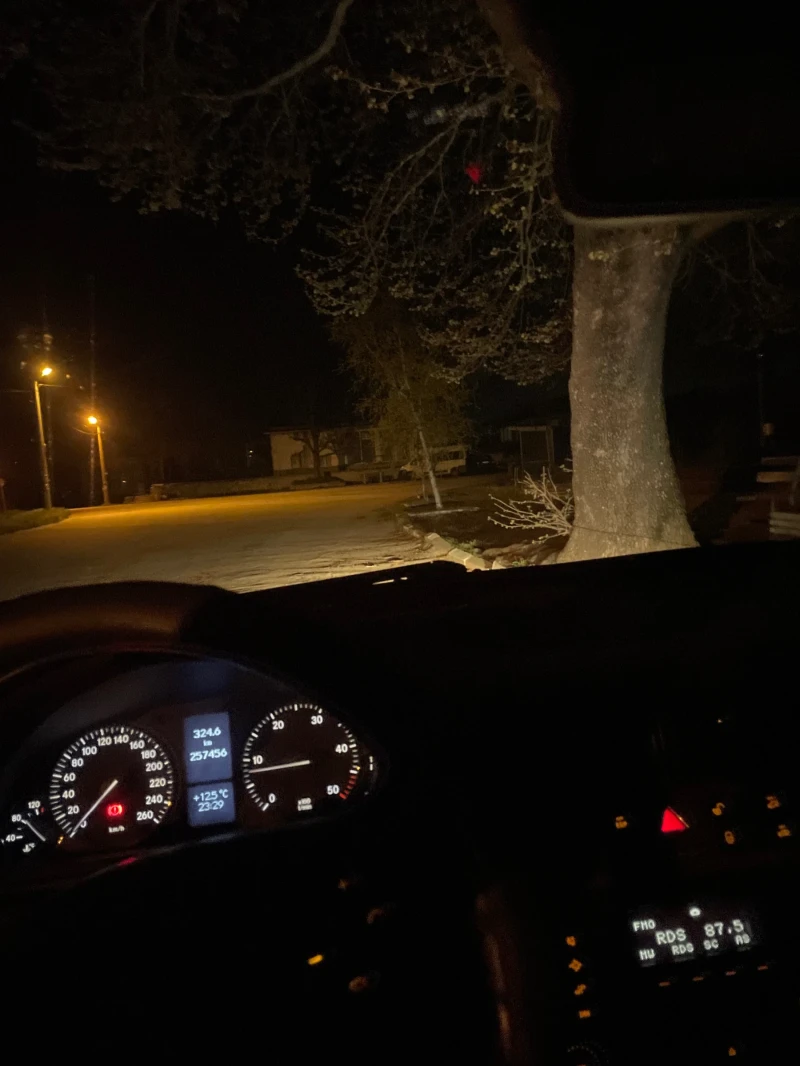 Mercedes-Benz C 200, снимка 8 - Автомобили и джипове - 52956661