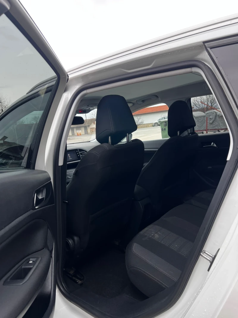 Peugeot 308 1.6 HDI, снимка 9 - Автомобили и джипове - 53304293