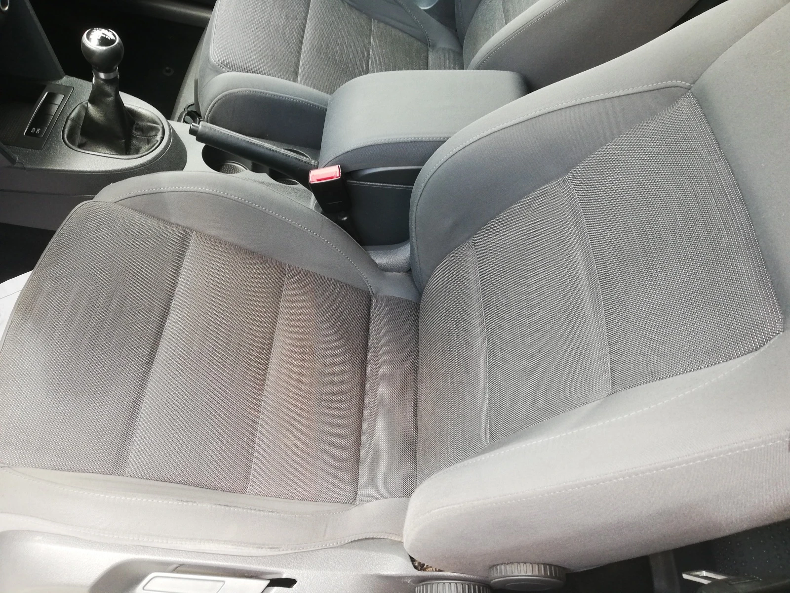 VW Touran 2.0 TDI 6ск. | Mobile.bg — изображение 12