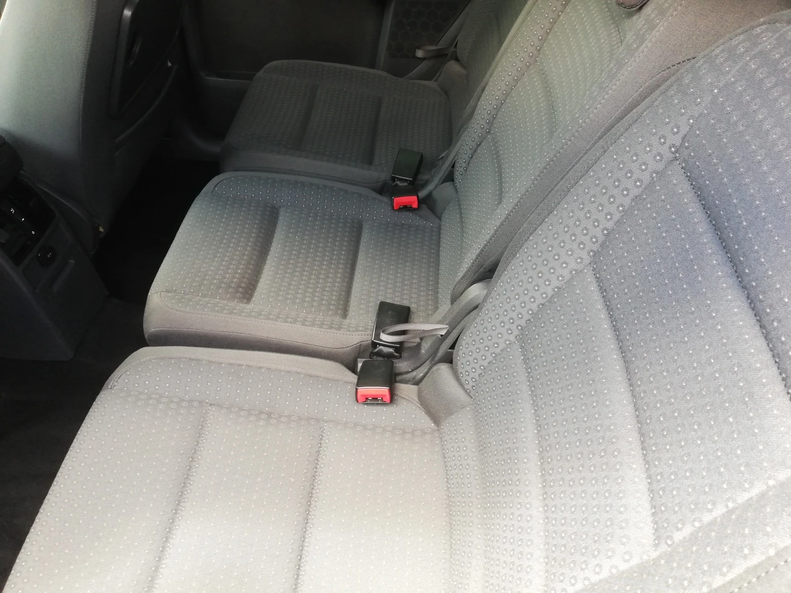 VW Touran 2.0 TDI 6ск. | Mobile.bg — изображение 13