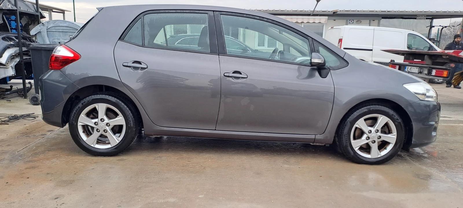 Toyota Auris 2.0d4d - изображение 3