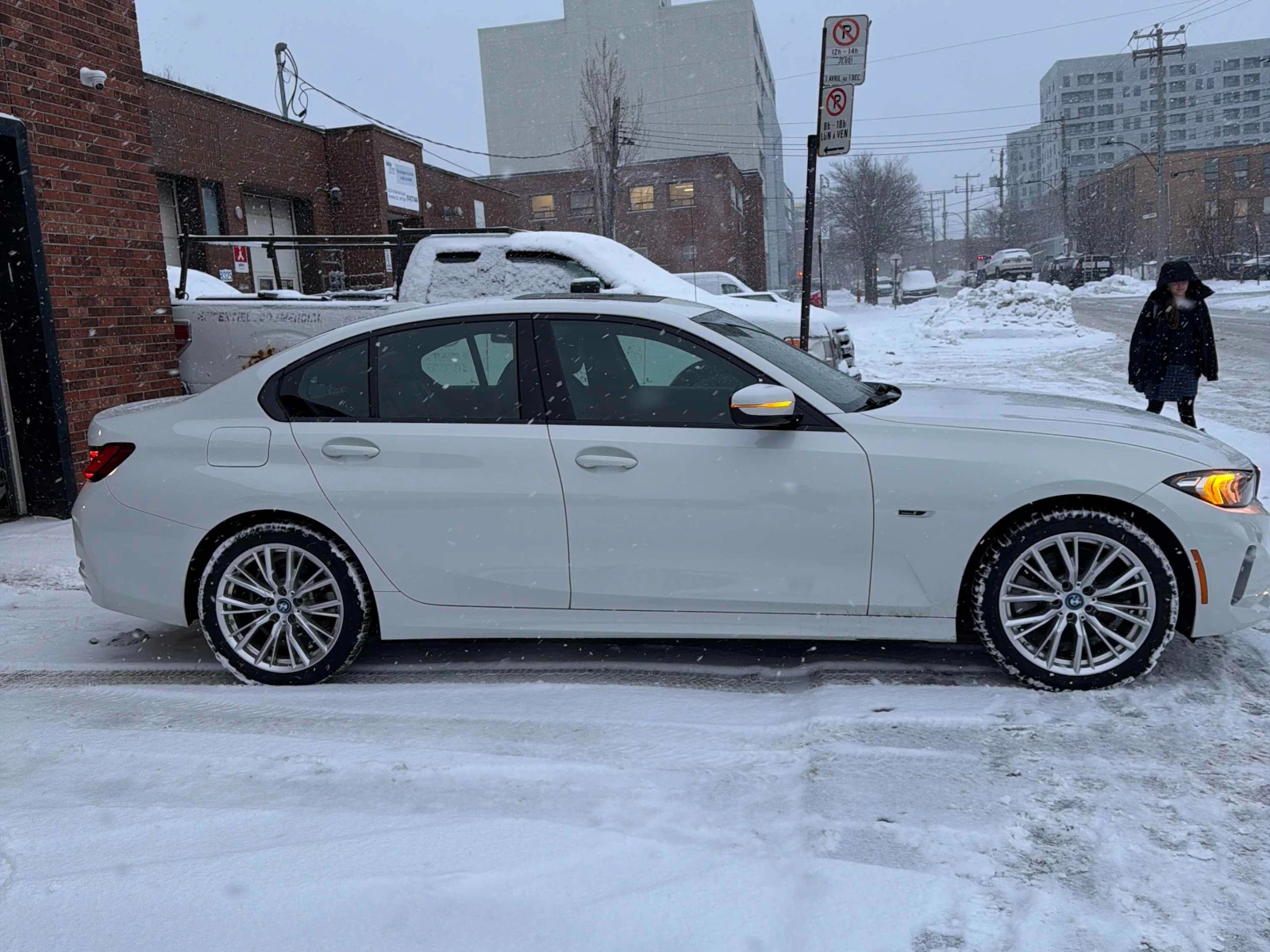 BMW 330 e * * CARFAX * * АВТО КРЕДИТ * *  - изображение 4