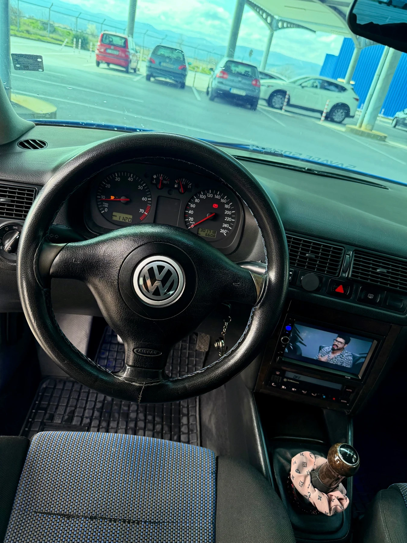 VW Golf 1.8T GTI LPG, снимка 10 - Автомобили и джипове - 53933747