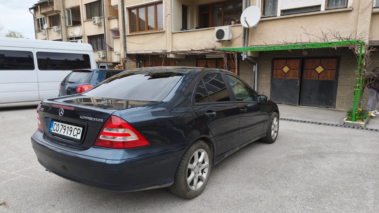 Mercedes-Benz C 180, снимка 5 - Автомобили и джипове - 54219610
