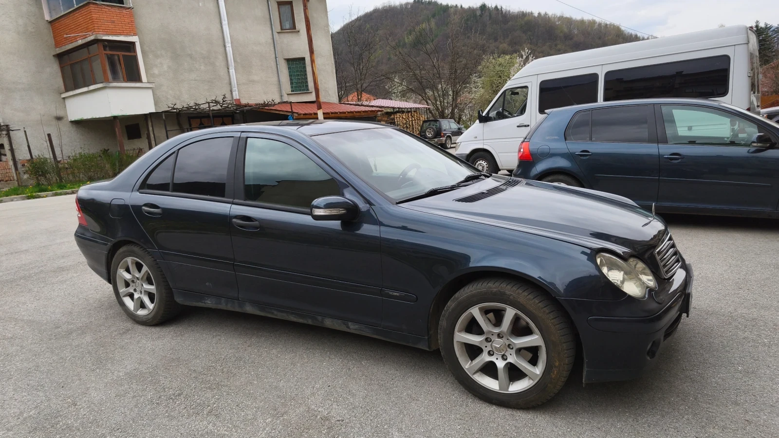 Mercedes-Benz C 180, снимка 3 - Автомобили и джипове - 54219610