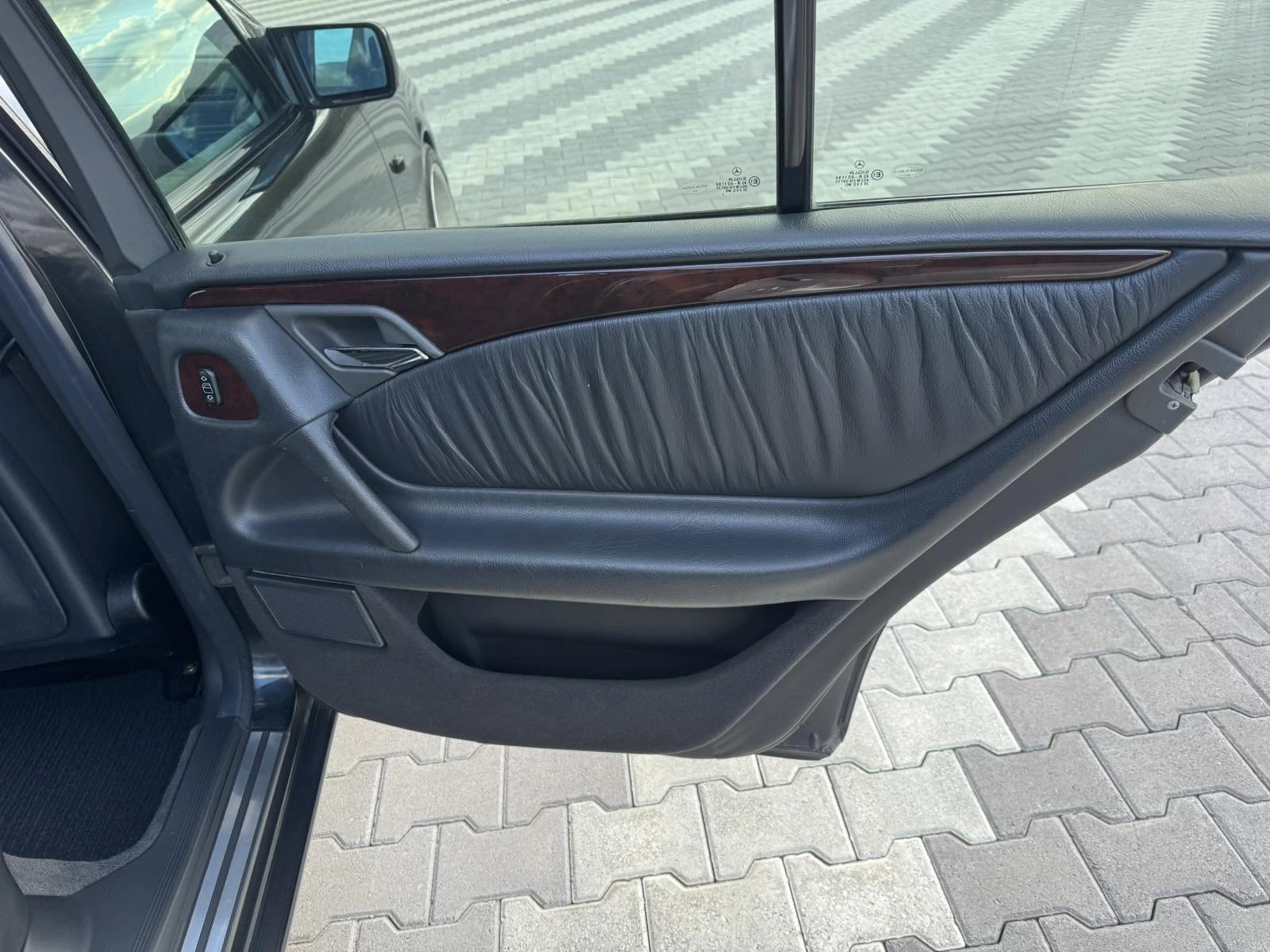 Mercedes-Benz E 420, снимка 14 - Автомобили и джипове - 54507950