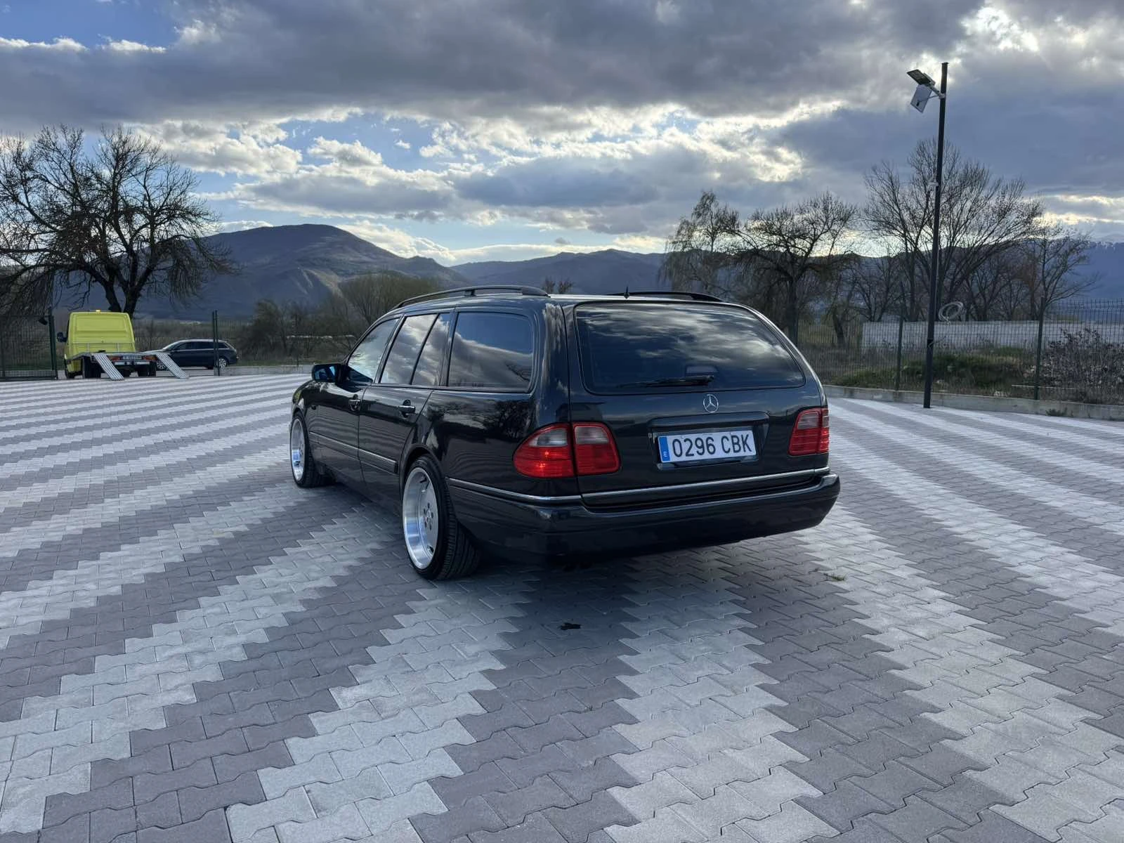 Mercedes-Benz E 420, снимка 4 - Автомобили и джипове - 54507950