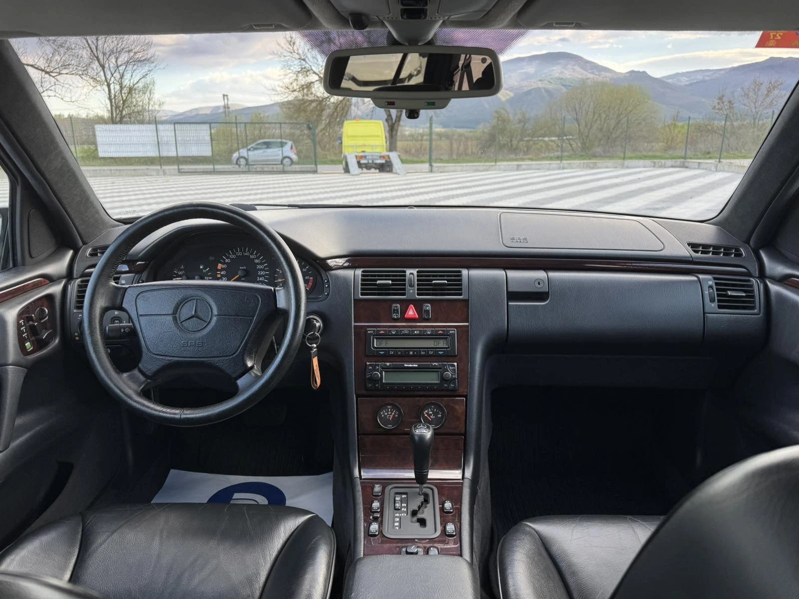 Mercedes-Benz E 420, снимка 16 - Автомобили и джипове - 54507950