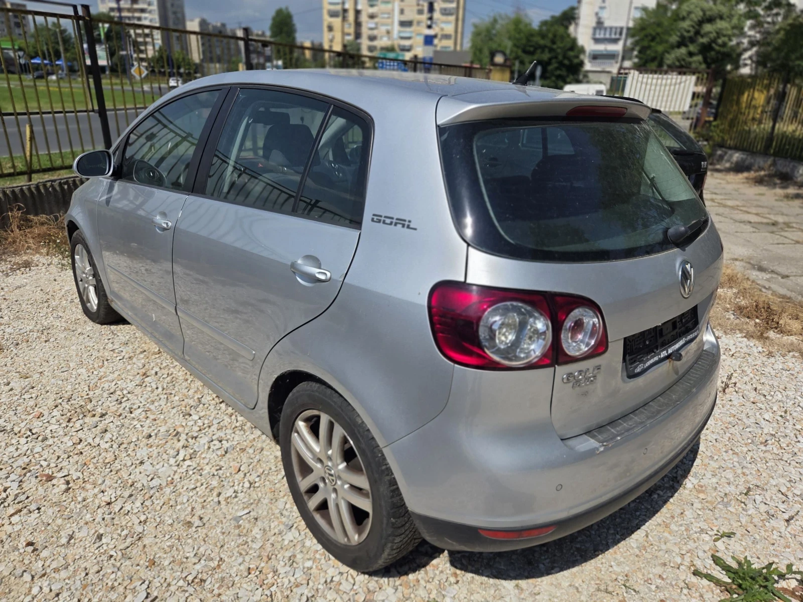 VW Golf Plus 1.6бенз , снимка 8 - Автомобили и джипове - 54574387