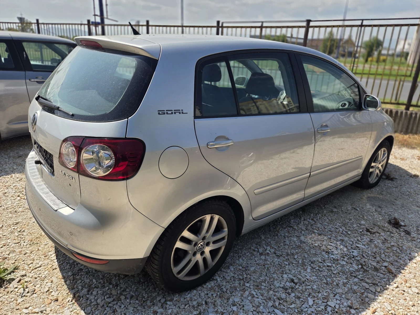 VW Golf Plus 1.6бенз , снимка 4 - Автомобили и джипове - 54574387