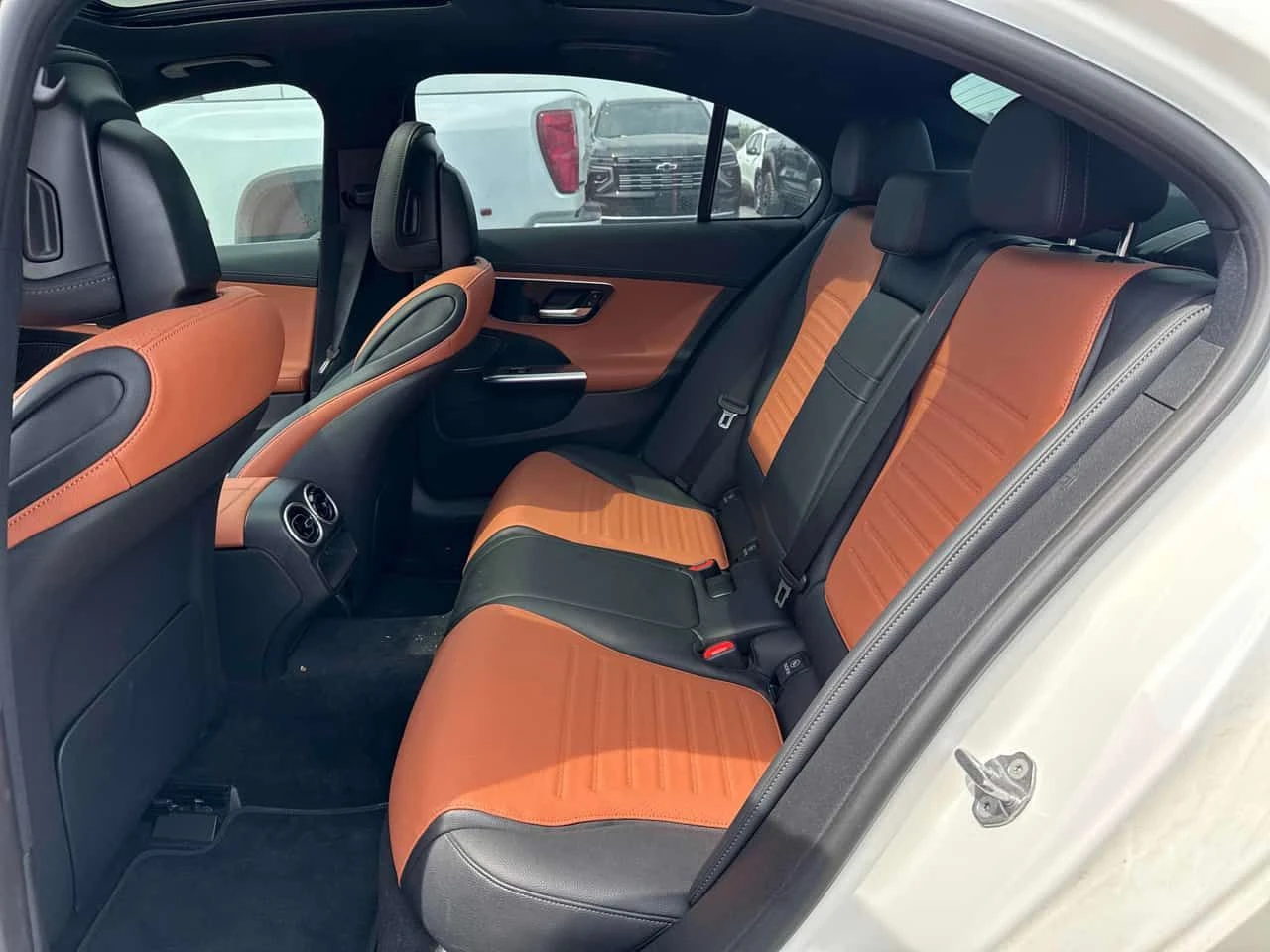 Mercedes-Benz C 300 4MATIC/360/ПАНОРАМА/ПОДГРЕВИ, снимка 11 - Автомобили и джипове - 54804387