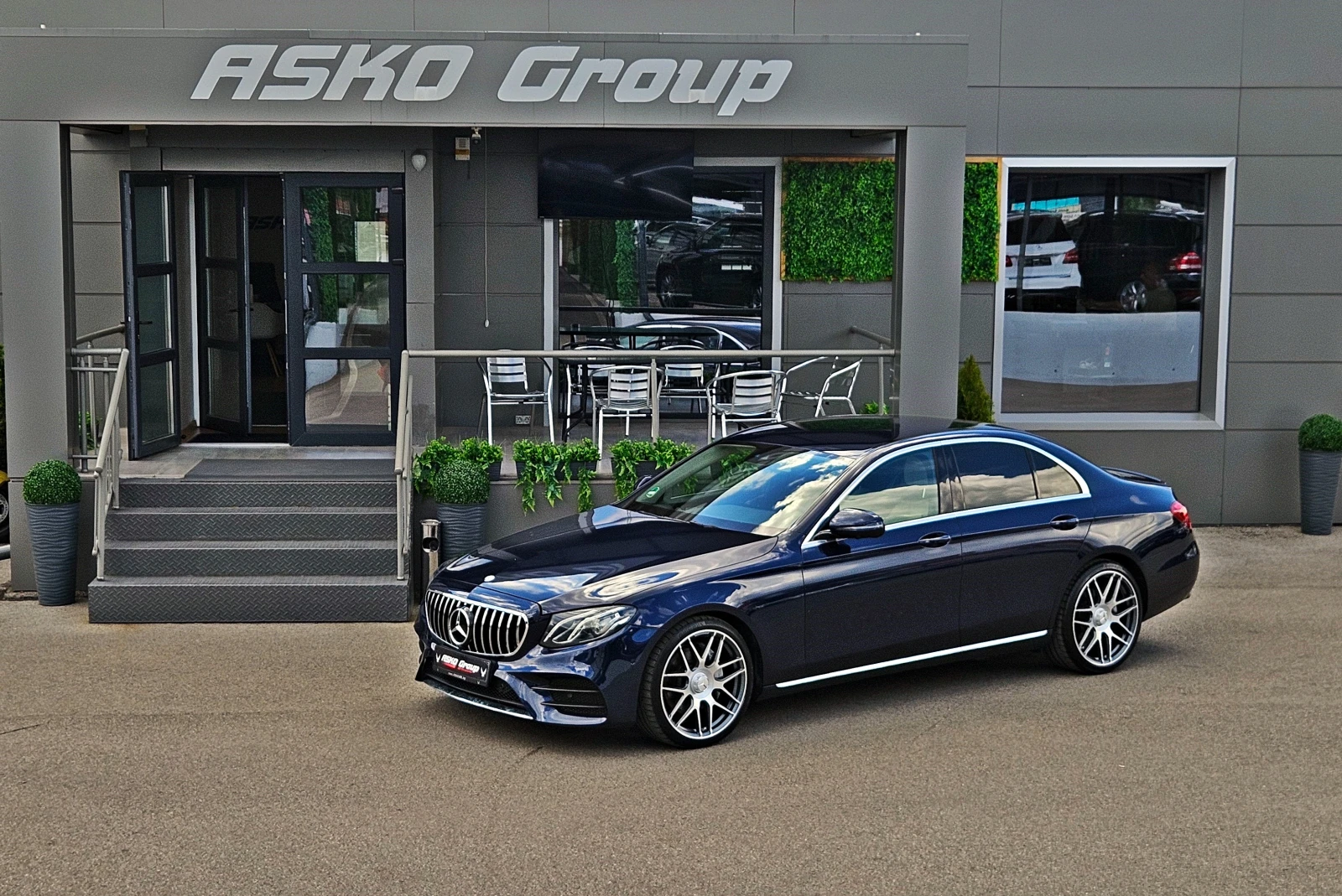 Mercedes-Benz E 350 AMG/GERMANY/МАСАЖ/360CAM/DIGITAL/CAR PLAY/ПОДГР/LI, снимка 17 - Автомобили и джипове - 54957925