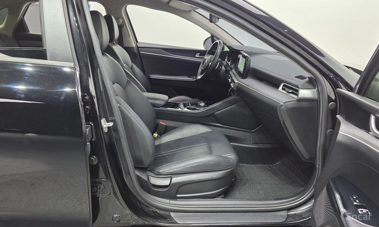 Kia K5 2.0* PRESTIGE* ПОДГРЕВ* ОБДУХВАНЕ* КАМЕРА* КЕЙЛЕС*, снимка 13 - Автомобили и джипове - 54996480