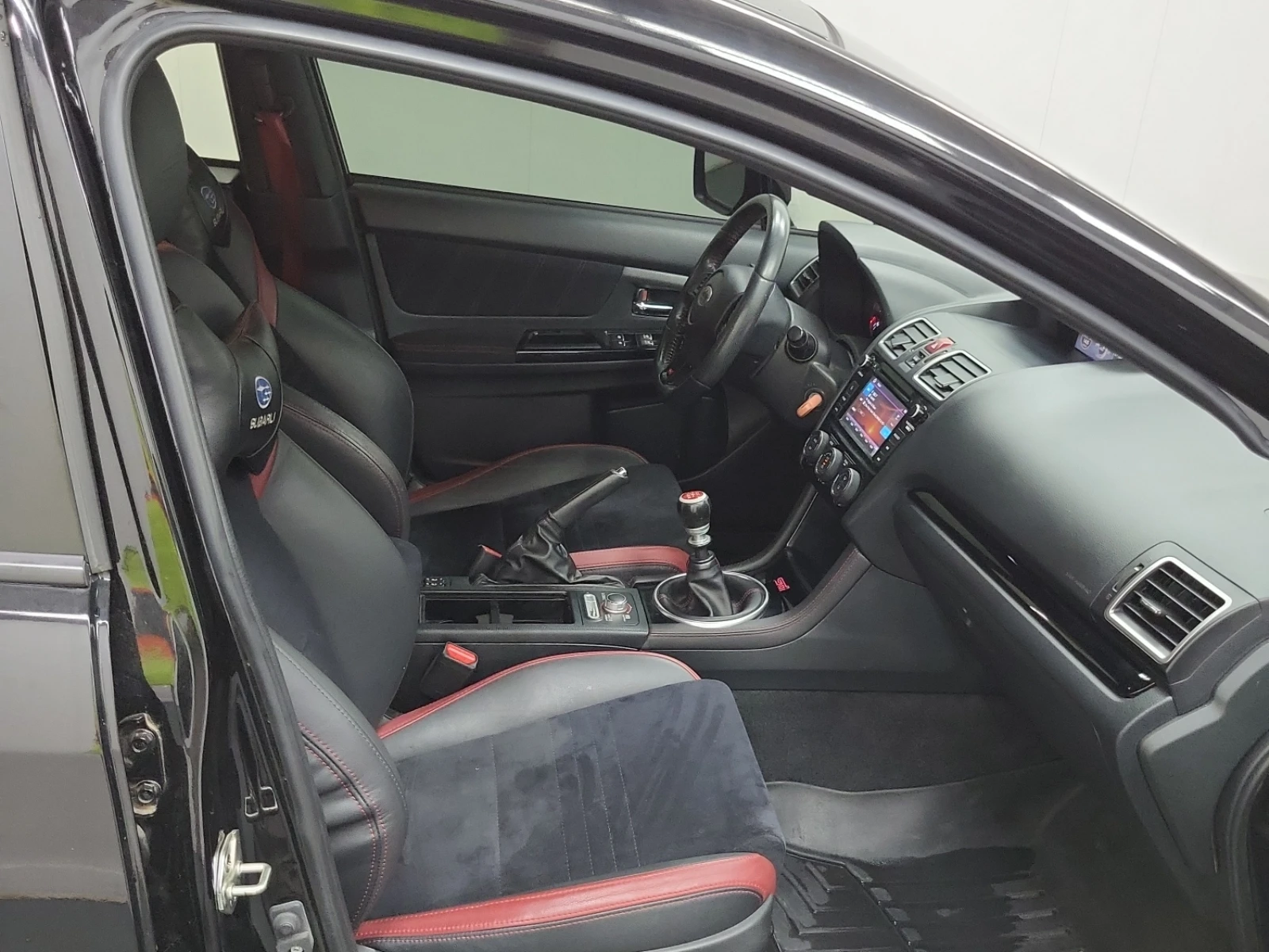 Subaru WRX STI AWD, снимка 12 - Автомобили и джипове - 55291699