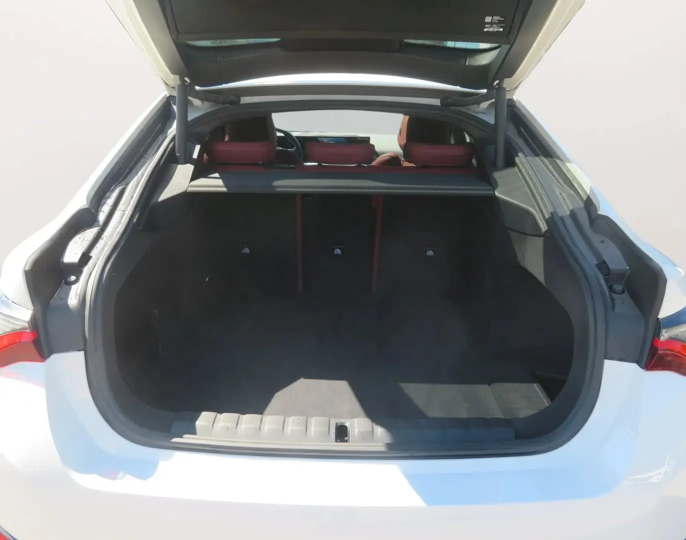 BMW i4 EDrive35 Gran Coupe ЦЕНА ДО БГ АВТОКРЕДИТ, снимка 8 - Автомобили и джипове - 55349065