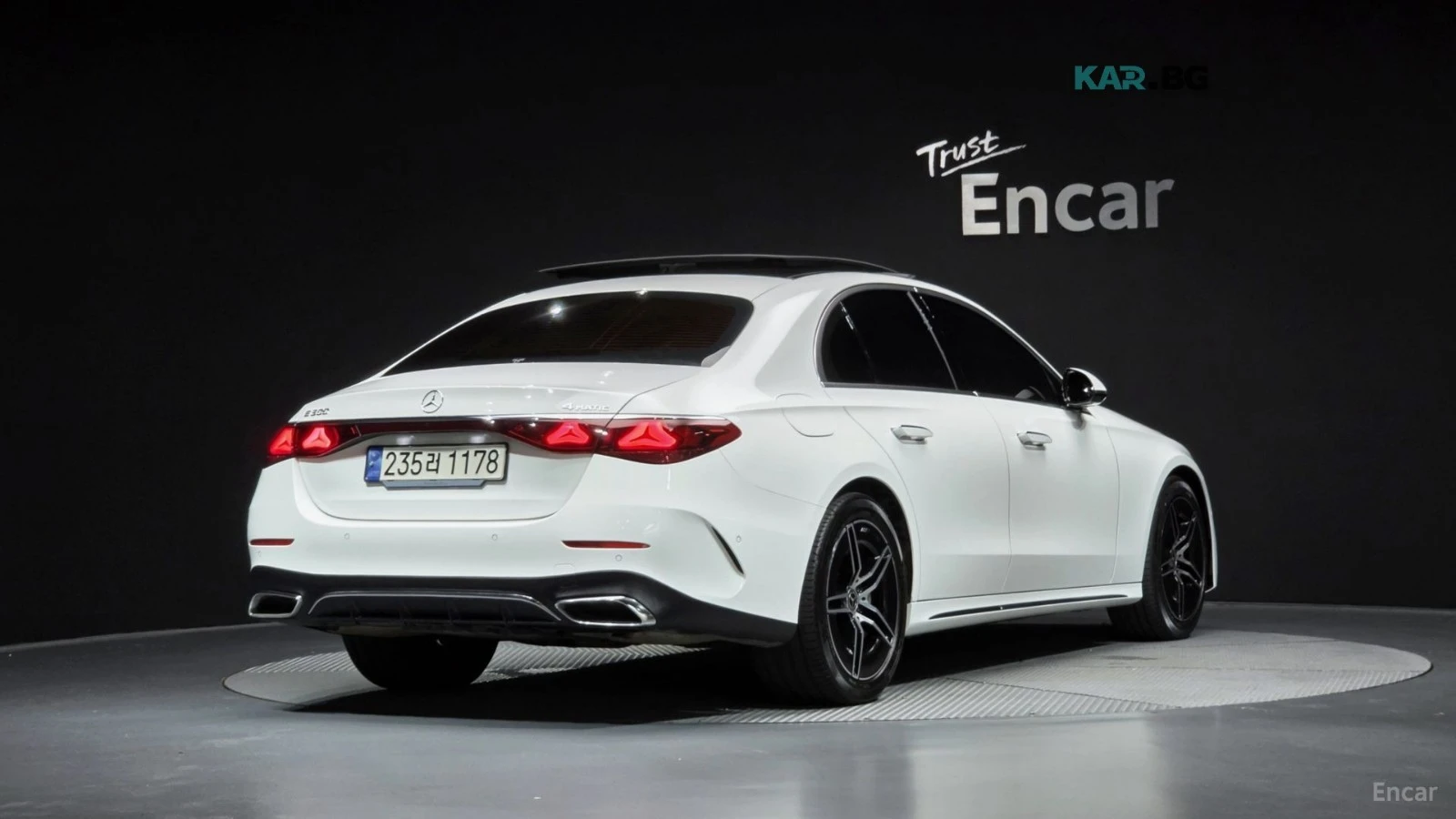 Mercedes-Benz E 300 4MATIC* AMG-LINE* DISTRONIC* ОБДУХ* 360* ХЕДЪП* , снимка 3 - Автомобили и джипове - 55798942