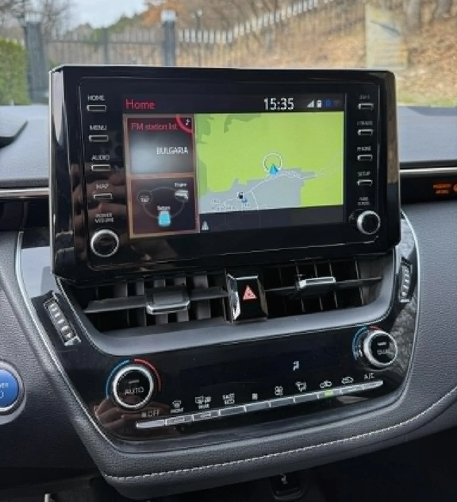 Toyota Corolla 1.8 HYBRID 122 к.с e-CTV, снимка 5 - Автомобили и джипове - 55901863
