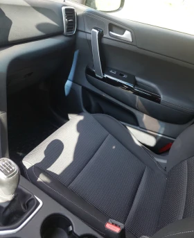 Kia Sportage Hybrid  | Mobile.bg    12