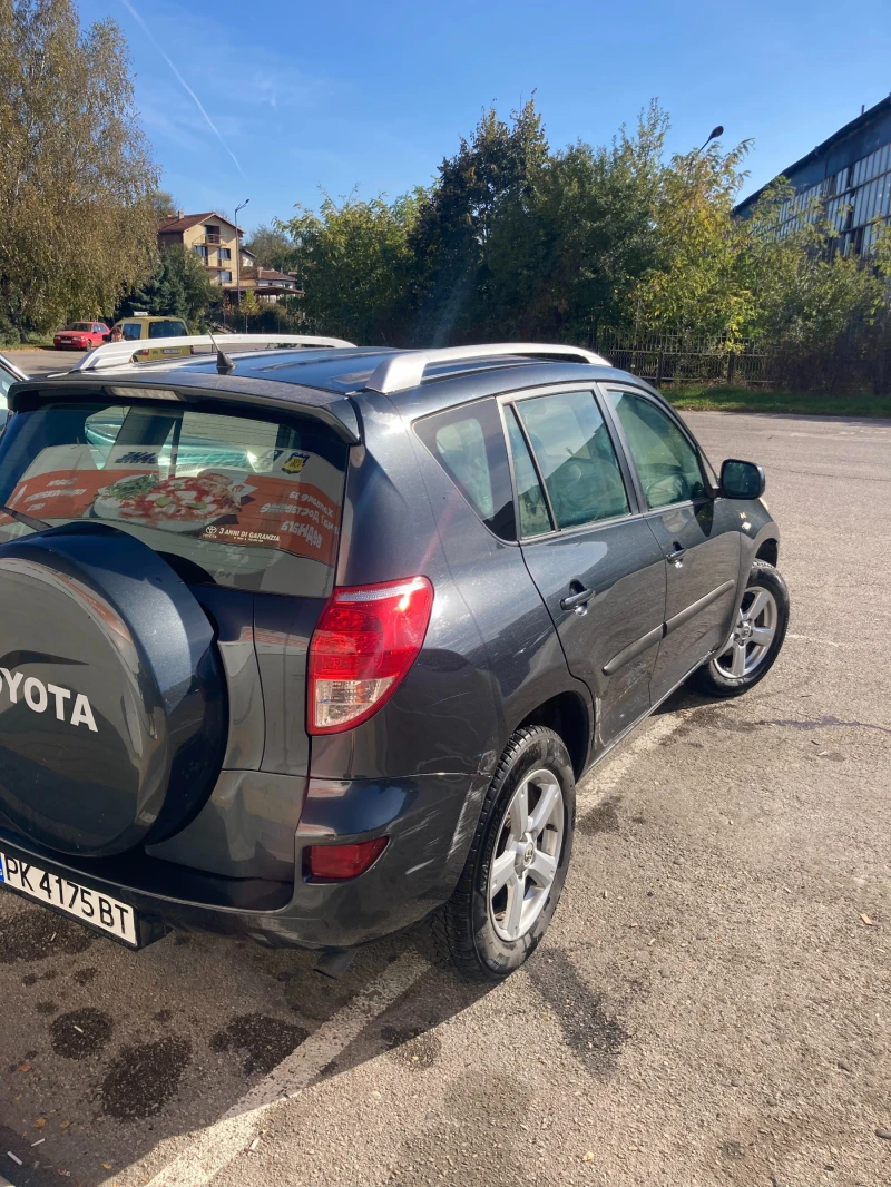 Toyota Rav4, снимка 12 - Автомобили и джипове - 47863353