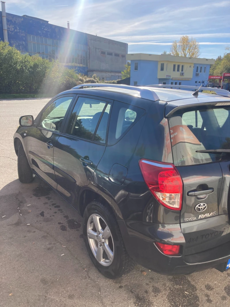 Toyota Rav4, снимка 8 - Автомобили и джипове - 47863353