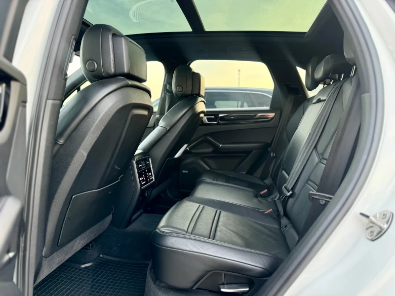 Porsche Cayenne PEARL black edition, снимка 10 - Автомобили и джипове - 52707659