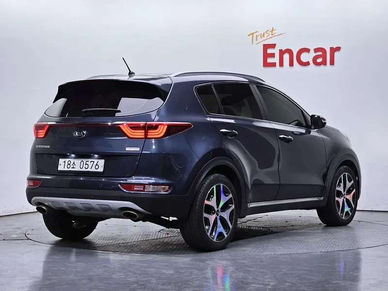 Kia Sportage 2.0 2WD, снимка 2 - Автомобили и джипове - 55789219