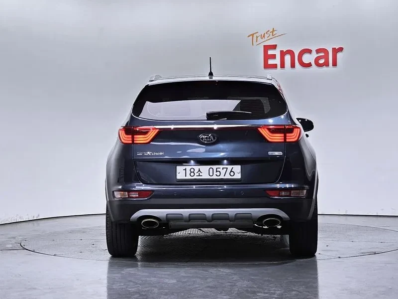 Kia Sportage 2.0 2WD, снимка 4 - Автомобили и джипове - 55789219
