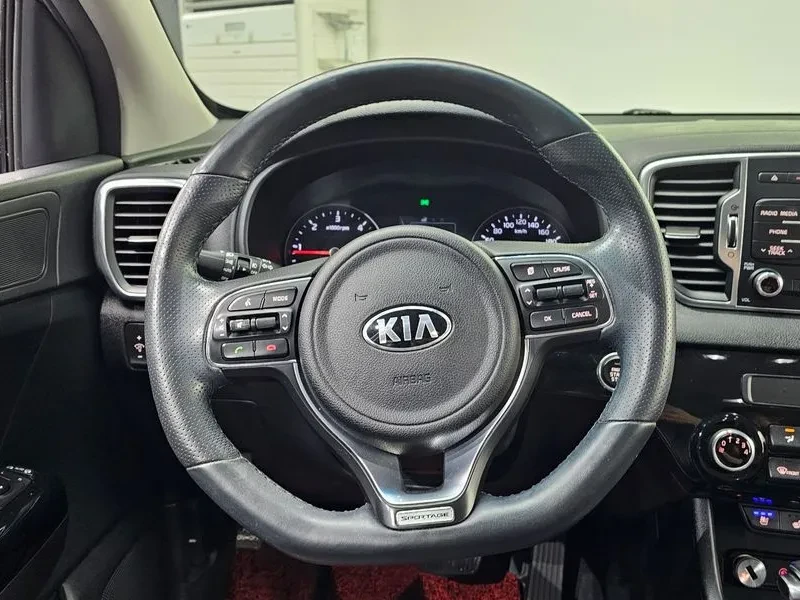 Kia Sportage 2.0 2WD, снимка 13 - Автомобили и джипове - 55789219