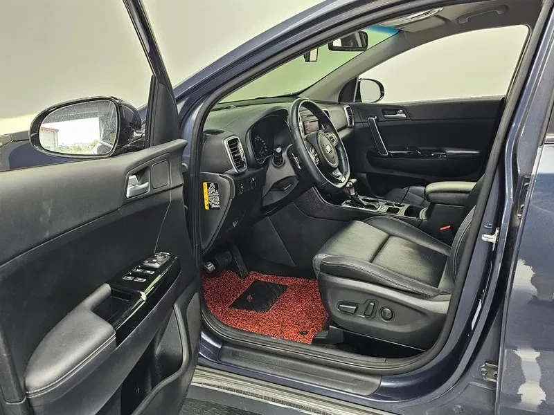 Kia Sportage 2.0 2WD, снимка 10 - Автомобили и джипове - 55789219