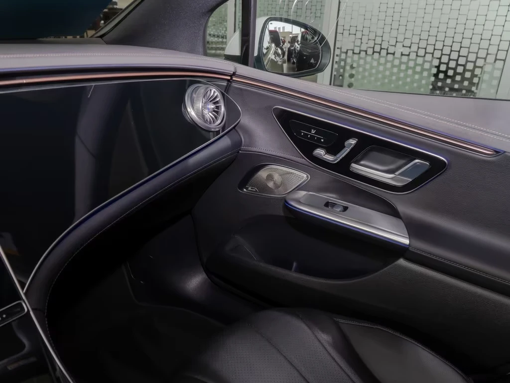 Mercedes-Benz EQE 350 / AMG / ADVANCED+ / BURMESTER / CAMERA / , снимка 9 - Автомобили и джипове - 54354302