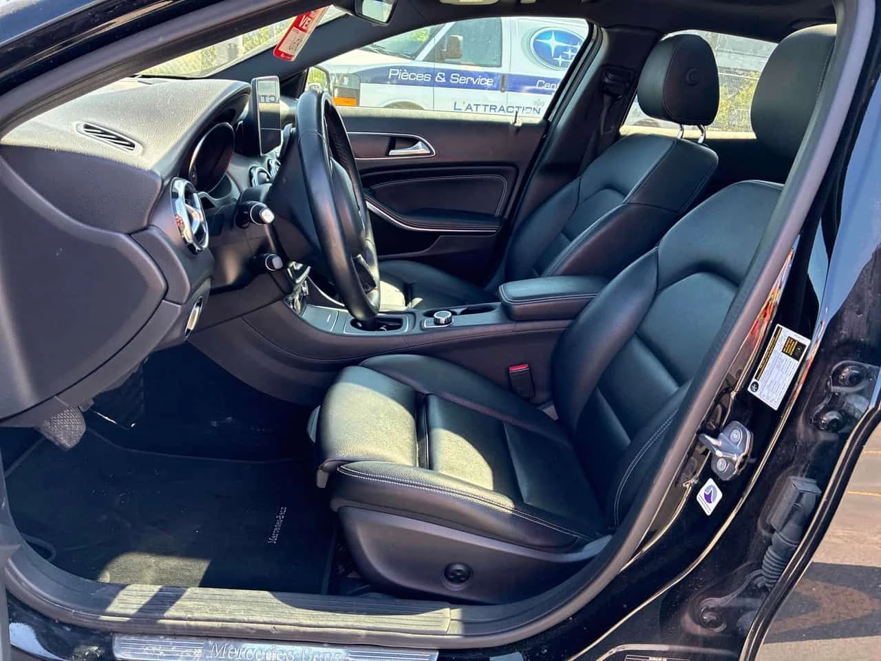 Mercedes-Benz GLA 250 4MAATIC* ПОДГРЕВИ* ПАНОРАМА* , снимка 17 - Автомобили и джипове - 54647800