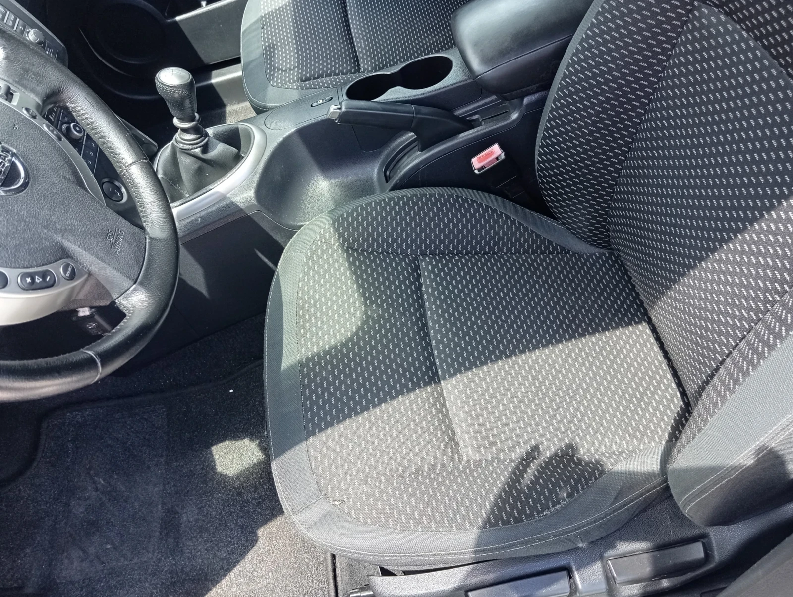 Nissan Qashqai 1.5 дизел , снимка 10 - Автомобили и джипове - 54726645