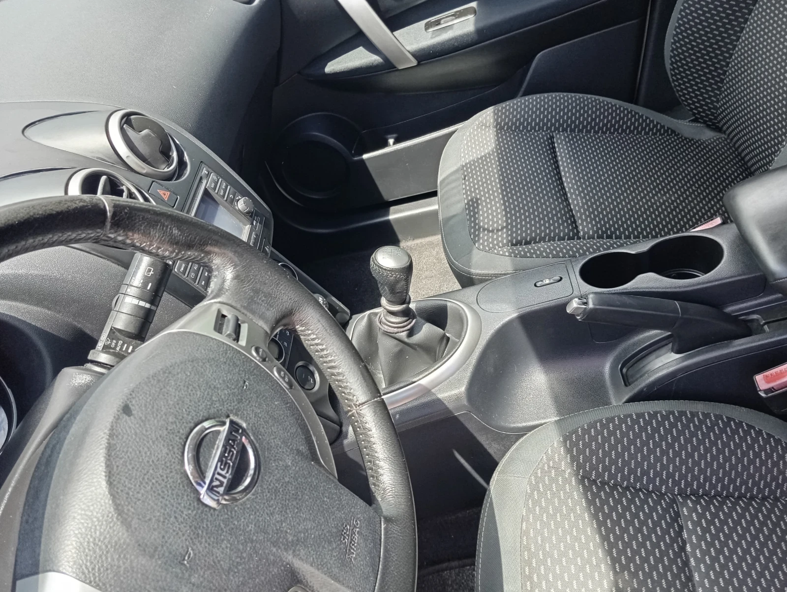 Nissan Qashqai 1.5 дизел , снимка 11 - Автомобили и джипове - 54726645