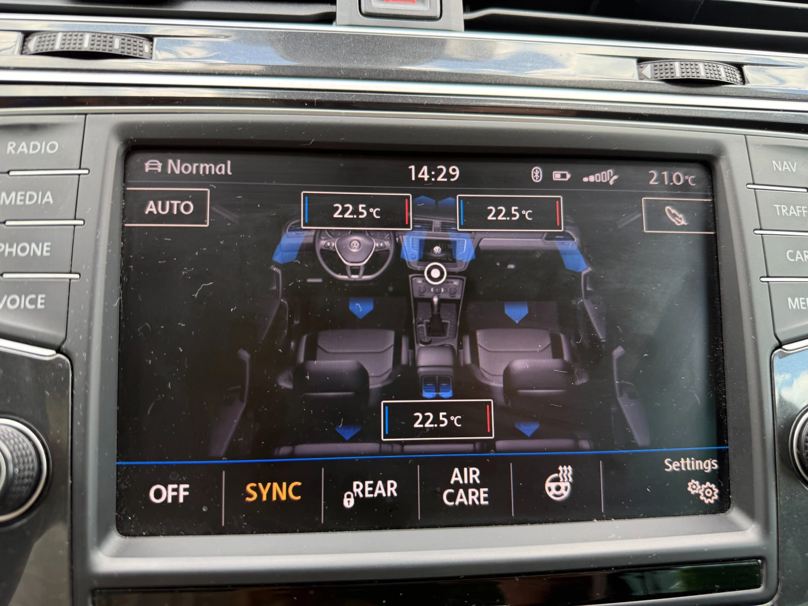 VW Tiguan 2.0 TDI 4Moition 7DSG, снимка 11 - Автомобили и джипове - 54855519