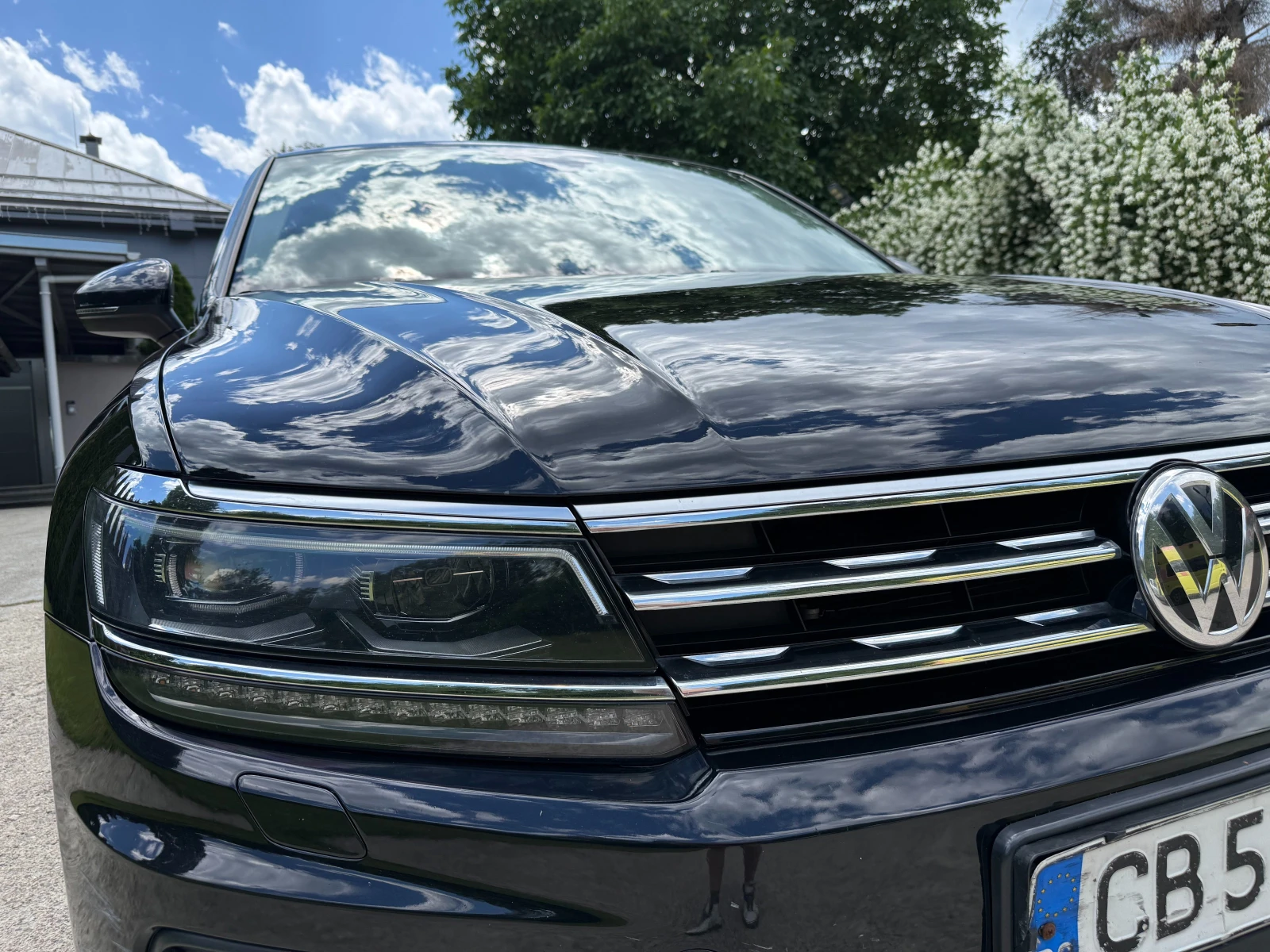 VW Tiguan 2.0 TDI 4Moition 7DSG, снимка 2 - Автомобили и джипове - 54855519