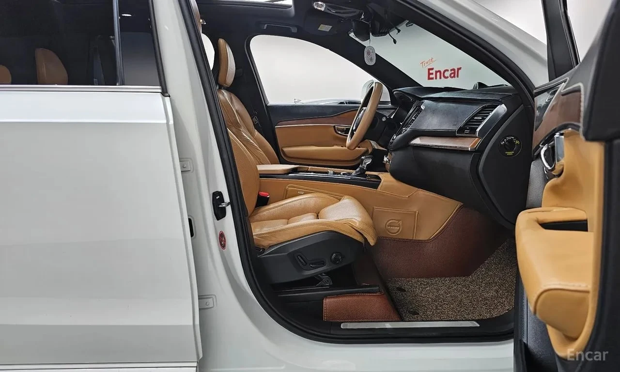 Volvo Xc90 * T6 Inscription * ПАНО * ОБДУХВАНЕ* АВТОКРЕДИТ* , снимка 11 - Автомобили и джипове - 56131406