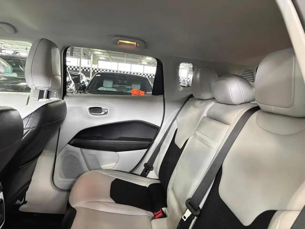 Jeep Compass North 4X4| SELECTERRAIN| NAV| WHITELEATHER| RMSTAR | Mobile.bg � ����������� 9