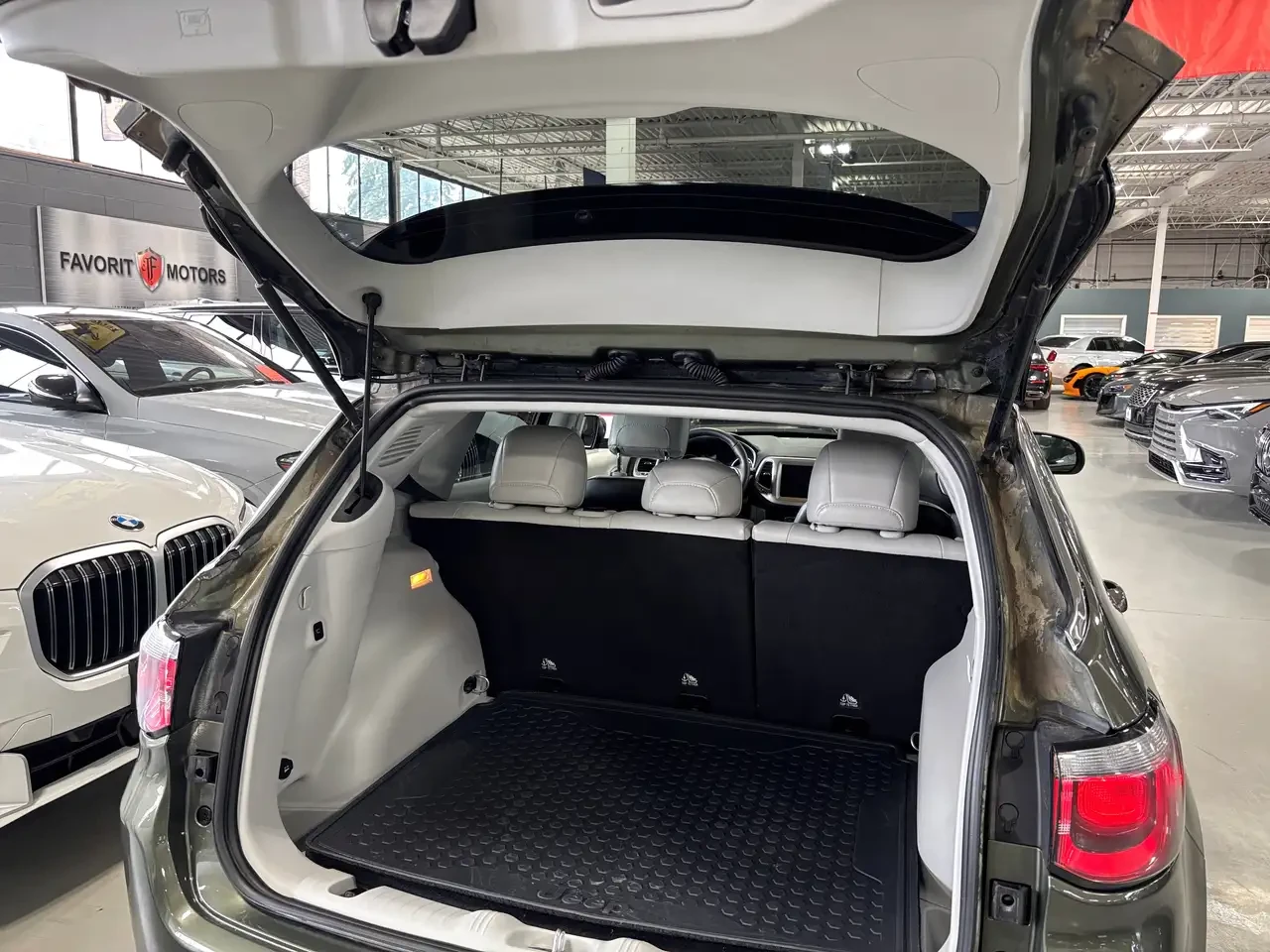 Jeep Compass North 4X4| SELECTERRAIN| NAV| WHITELEATHER| RMSTAR | Mobile.bg � ����������� 6