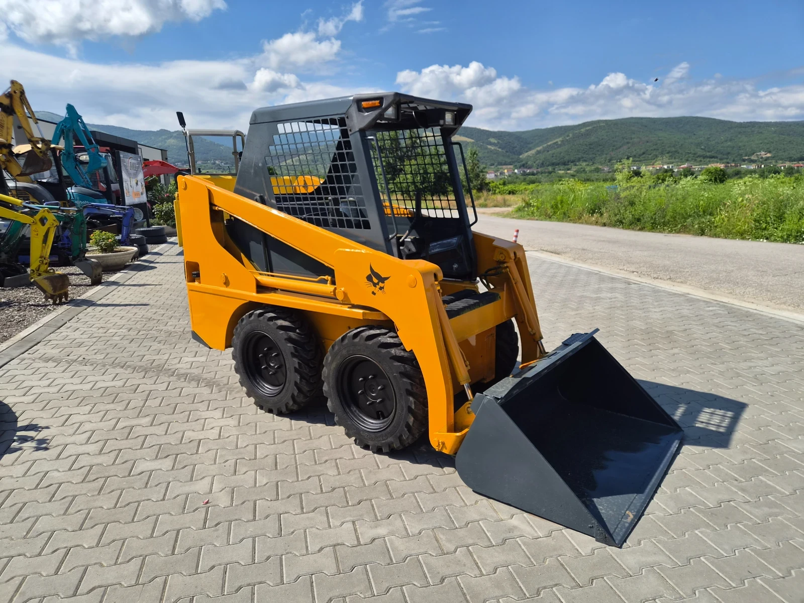 Мини челни товарачи Bobcat TCM 605 / ПЕРЕКТЕН ТЕХНИЧЕСКИ / НАЛИЧЕН !!!