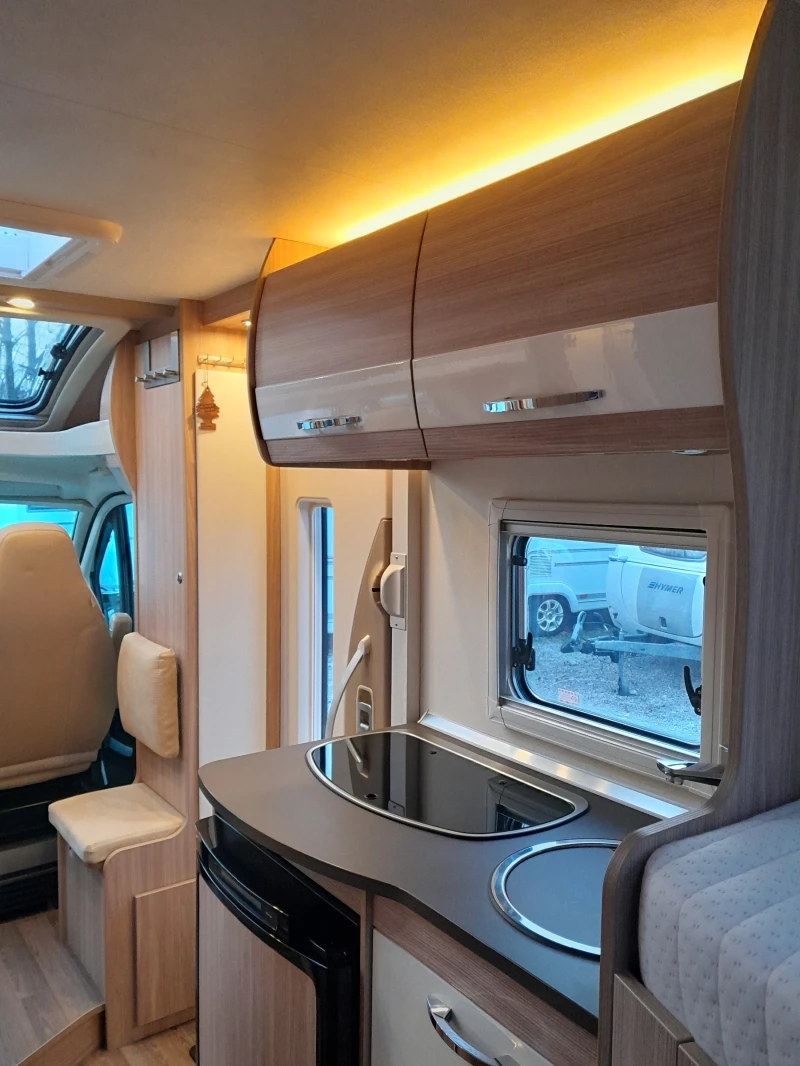 Кемпер Burstner 620 G Travel Van , снимка 13 - Каравани и кемпери - 53229140