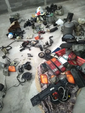 Части, снимка 1