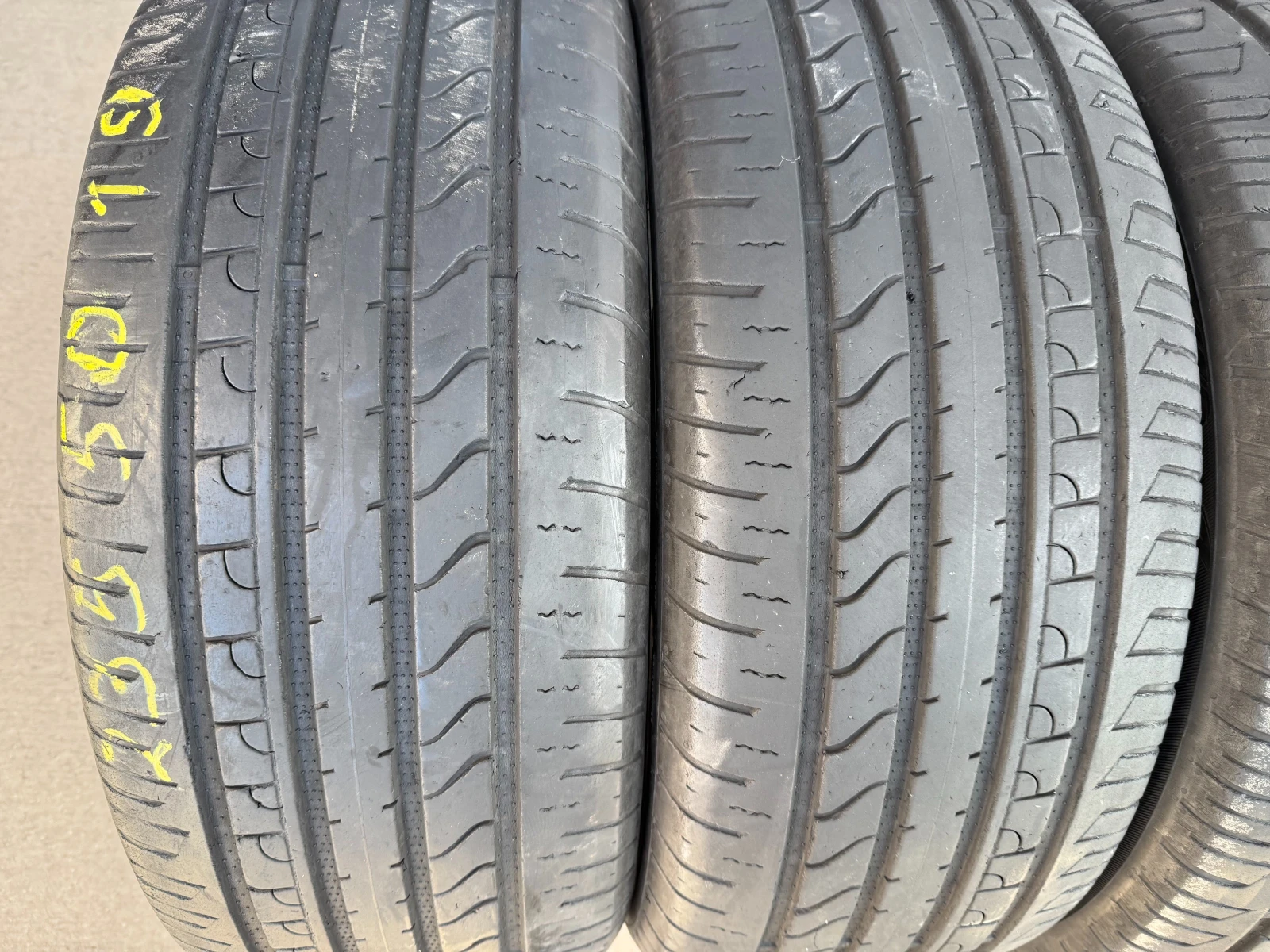 Гуми Летни 235/50R19, снимка 2 - Гуми и джанти - 53838067