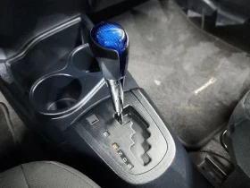Toyota Prius C 1.5 Хибрид, снимка 7
