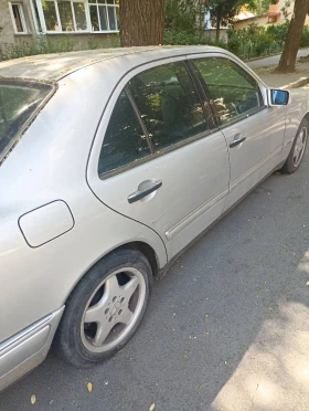 Mercedes-Benz E 200, снимка 5