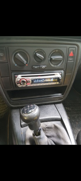 VW Passat 1.6, снимка 5